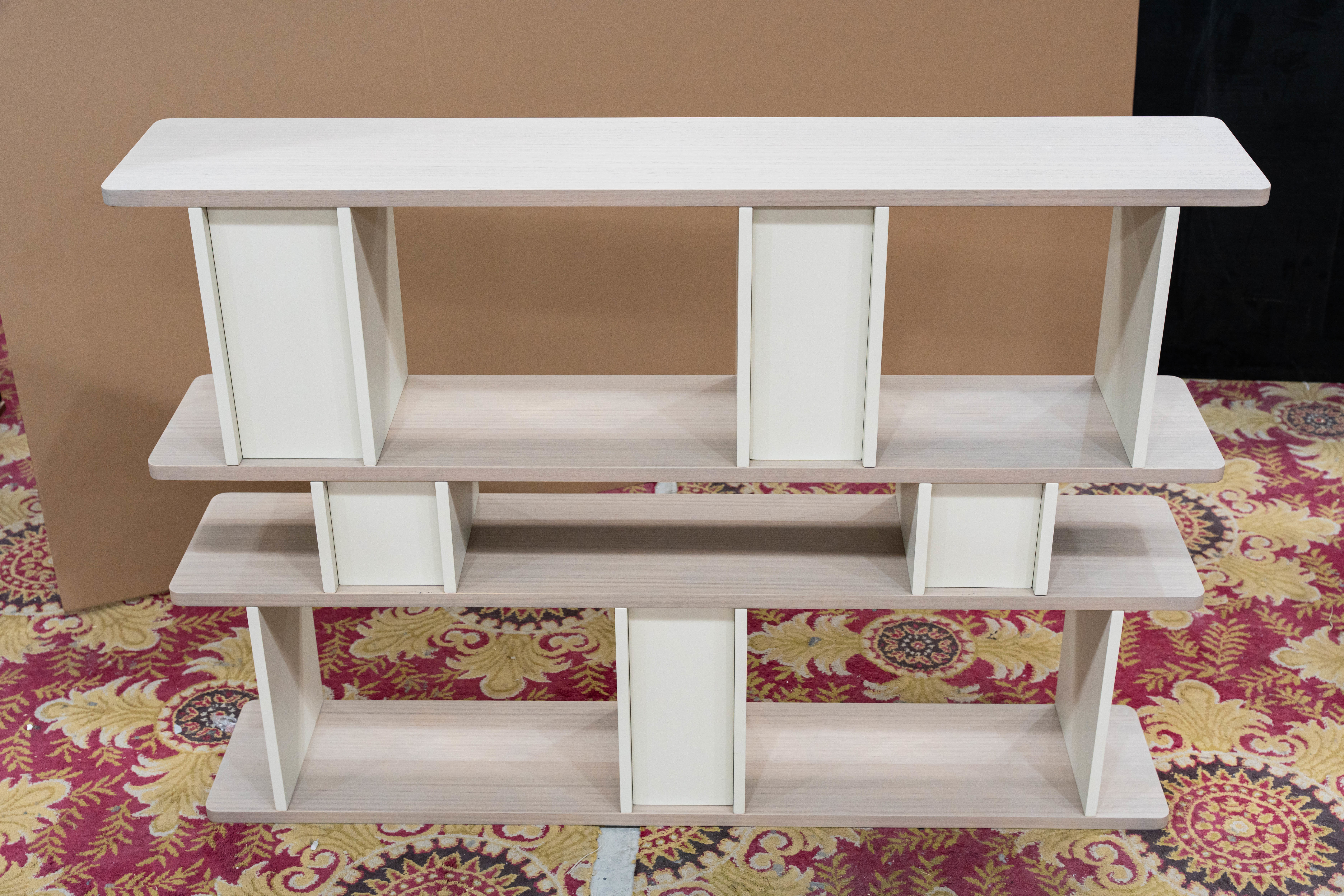 Modern Light Wood Open Display Shelf, Multi‑Tier Freestanding Storage Rack with Cream White Dividers for Living Room & Office
