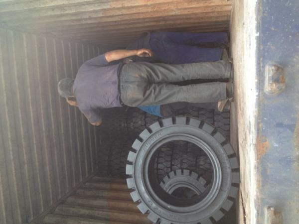 Zhejiang manufacturers forklift solid tire wholesale650-10 28*9-15 700-12 600-9Black natural rubber solid tyre