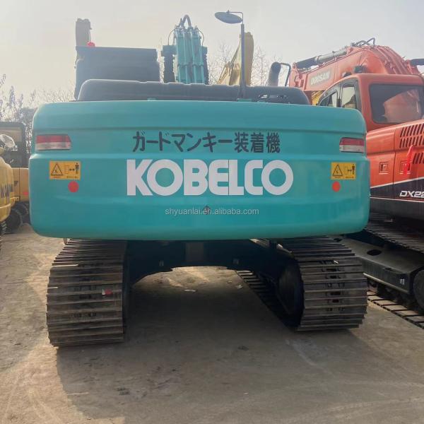 Kobelco SK200 SK210 Excavatrice à rampe avec une capacité de seau de 0,8 m3 et une puissance de 114 kW