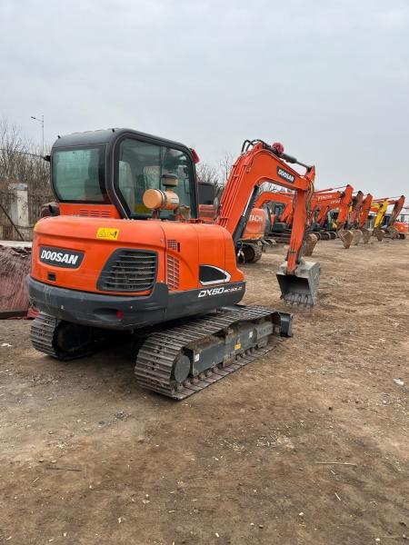 Good Condition Second Hand DOOSAN DX60 Excavator Original Paint and Energy-Saving