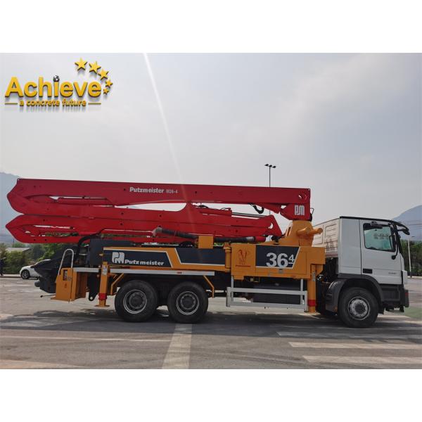 M36-4 использовало тележку конкретных насосов Putzmeister с Мерседес 3341 шасси