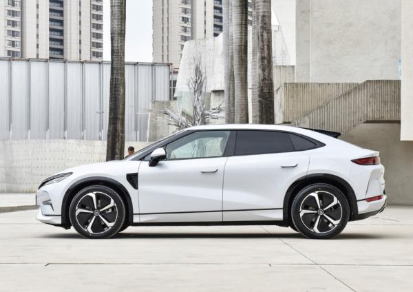 BYD Song L EV personnalisé Véhicule électrique à grande vitesse 5 portes 5 places