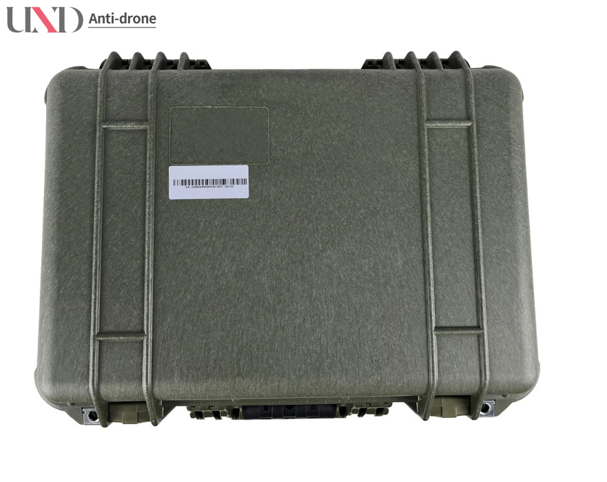 Full-Band Mobile Airspace Security Solution Handheld Drone Detector 0~5km Range >30 Drones Tracking 30MHz~6GHz Frequency <2m