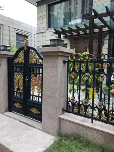 Ornamental Cast Iron Fence Climate Resistance / Outdoor Spearhead Fence