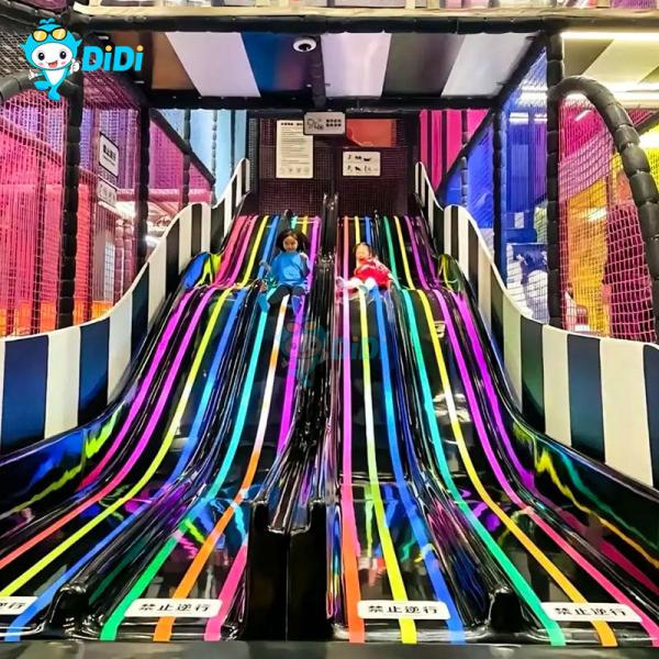 Taille du cadre 14FT Thème du château 530 m2 3,5 M Haute zone de jeux pour enfants intérieurs Labyrinthe pour l'école à domicile Centre commercial PE Materia