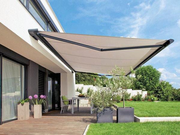 Hand Cranked Sun Shade Canopy Length Up to 6m Full Cassette Retractable Awning