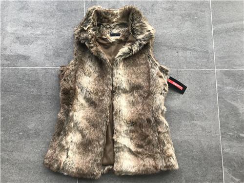 Natural Flax Color Ladies Faux Fur Coats With Funnel Neck Multi Size TW76418