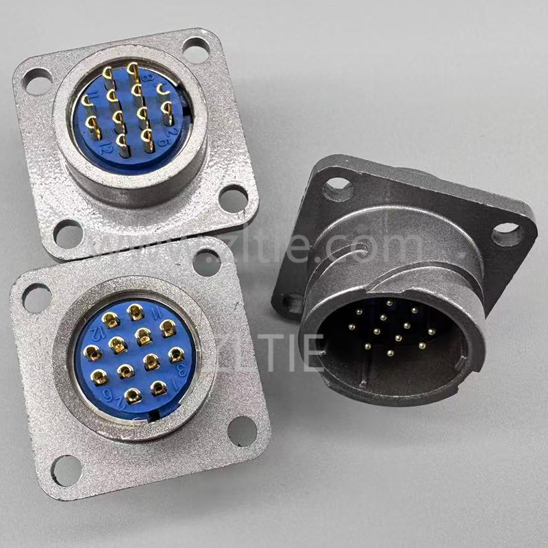 FQ18 Series 12-Pin Square Flange Male Socket