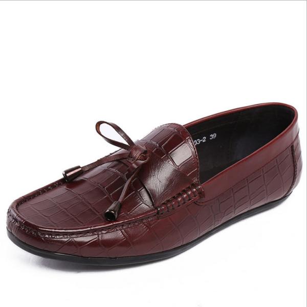 Sapatas lisas do laço dos mocassins de couro ocasionais do couro envernizado dos preguiçosos dos homens para comprar