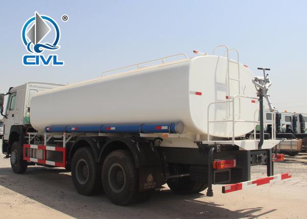 ZZ5257M3247N Green / Red / White Sinotruck Howo Water Tanker Trailer 25000L