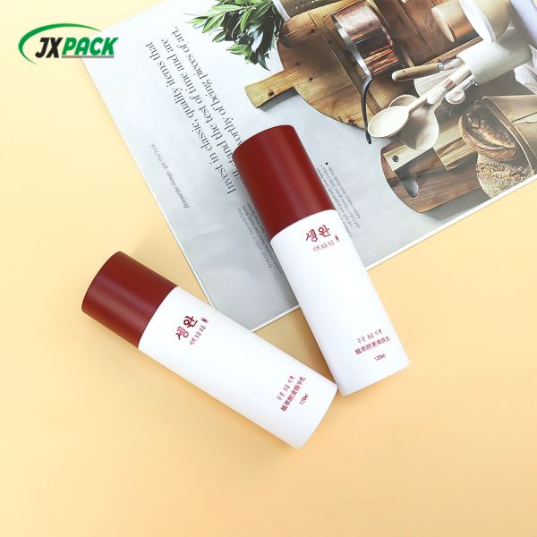 Eco-friendly Pet plastic cream jars, toner water bottles, essence bottles, lotion bottles and makeup sets