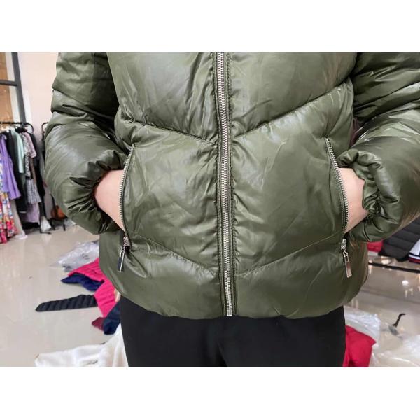 Fashion Design Womens Cropped Puffer Jacket Simplicity Warm Ladies Down Jackets