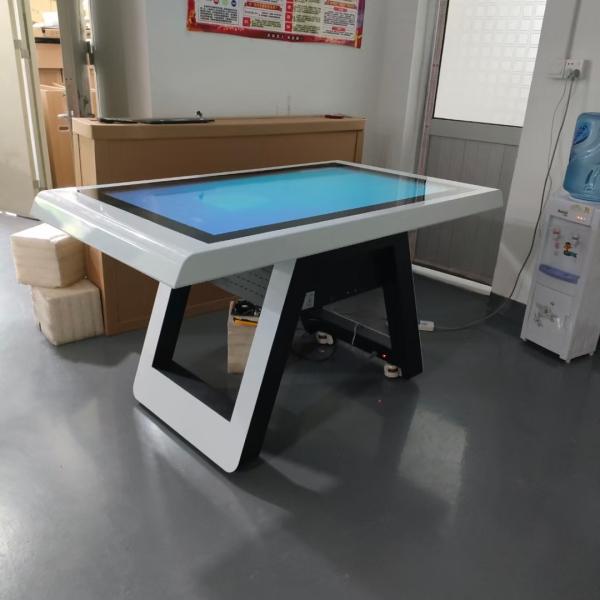 42-дюймовый интерактивный настольный дисплей с опциональными сетевыми функциями и емкостным сенсорным экраном