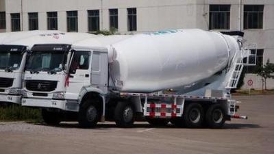 New Style HOWO Big Concrete Mixer Truck 17 CBM tank 8X4 Chassis 371hp Engine