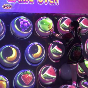 3800 Lumens Interactive Ball Game 48pcs Balls Floor Interactive Games