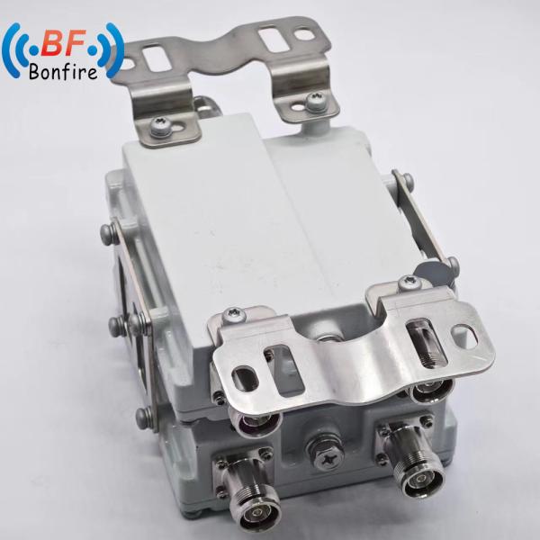 Combinador de doble banda triplexero de baja capacidad de PIM para la entrega general del proyecto Ibs/Das