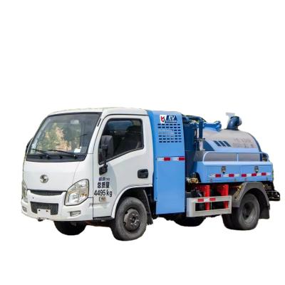 Small Diesel Sanitation Cleaning Truck 4x2 Urban And Rural Street Suction Truck