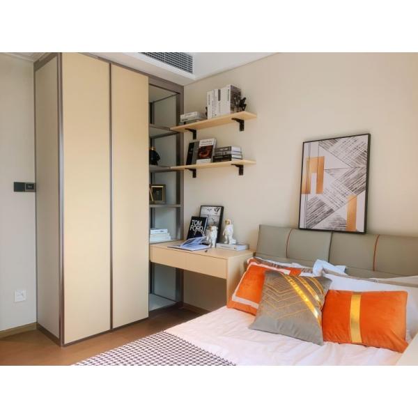 Минимальный шкаф из нержавеющей стали для детей с интегрированным столом