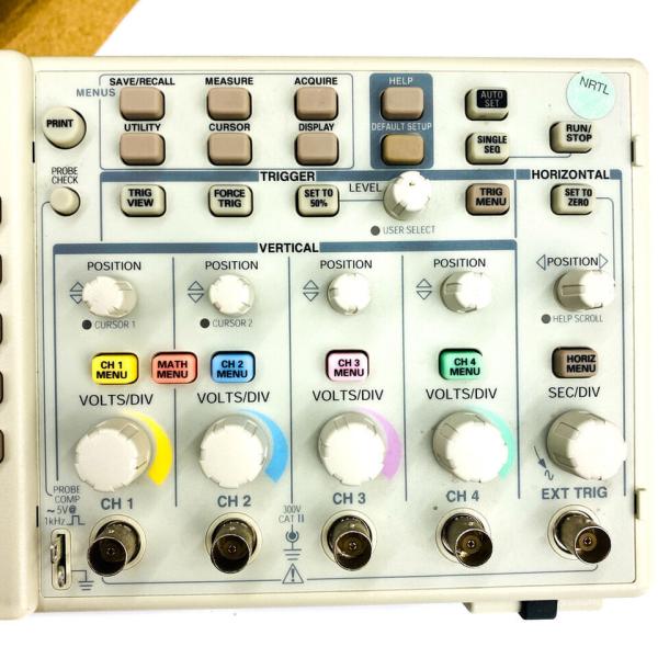 Оциллоскоп Tektronix TDS2024 200 МГц 4 канал 2 цвет GS/S