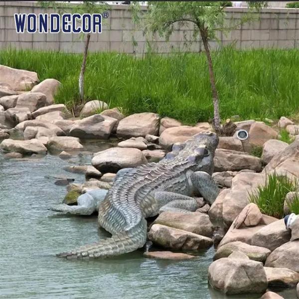 Скульптура крокодила металла большого на открытом воздухе декоративного бросания бронзовая