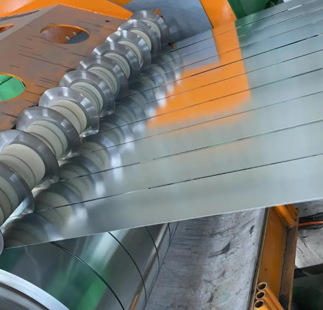 1000mm 1200mm Hot Dipped Galvanized Steel Coil Dx51d Zinc Coated Gi Steel Galvanized Coil