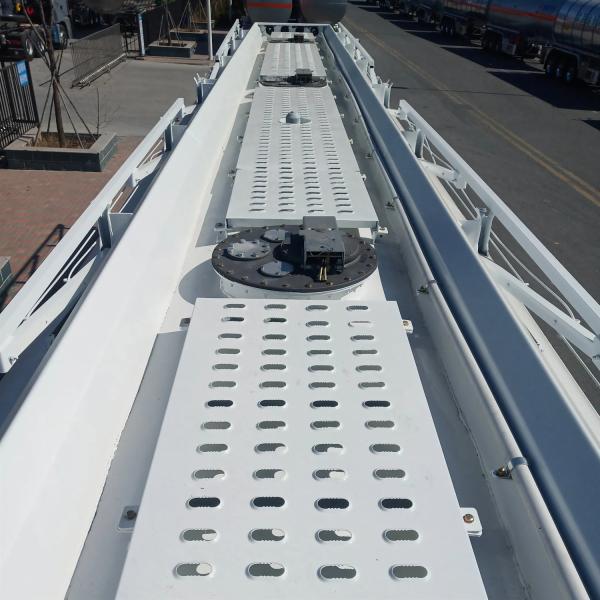 45000L 3-Cabin 3-Axle Original Factory Axle (FUWA /BPW Can Be Customized) Aluminum Alloy Fuel Trailer Tank Semi-Trailer