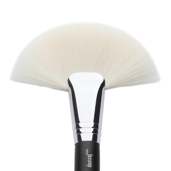 Large Brass Ferrule Full Fan Brush Black And Silver Color