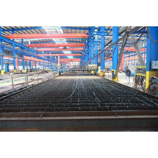 Steel Structural Fabrication with 50 Tons Load Capacity, ISO 9001 Certified and Galvanized Surface Treatment