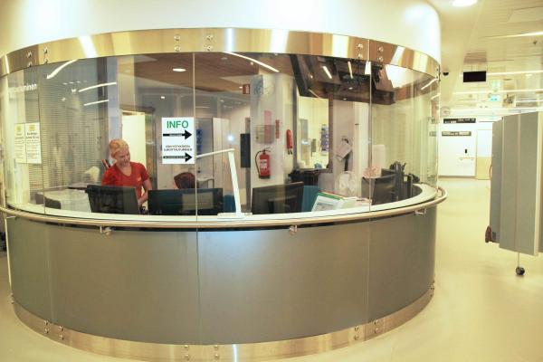 8mm 10mm Spiral Rotating Stairs Balustrades Handrails Clear PVB Sgp Curved Tempered Laminated Glass