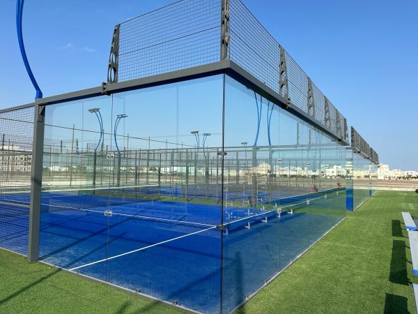Professional Padel Court Facilities High-Strength Fencing Rustproof Metal Frames Safety Glass Energy-Saving Lights Wear-Resistant Turf Set