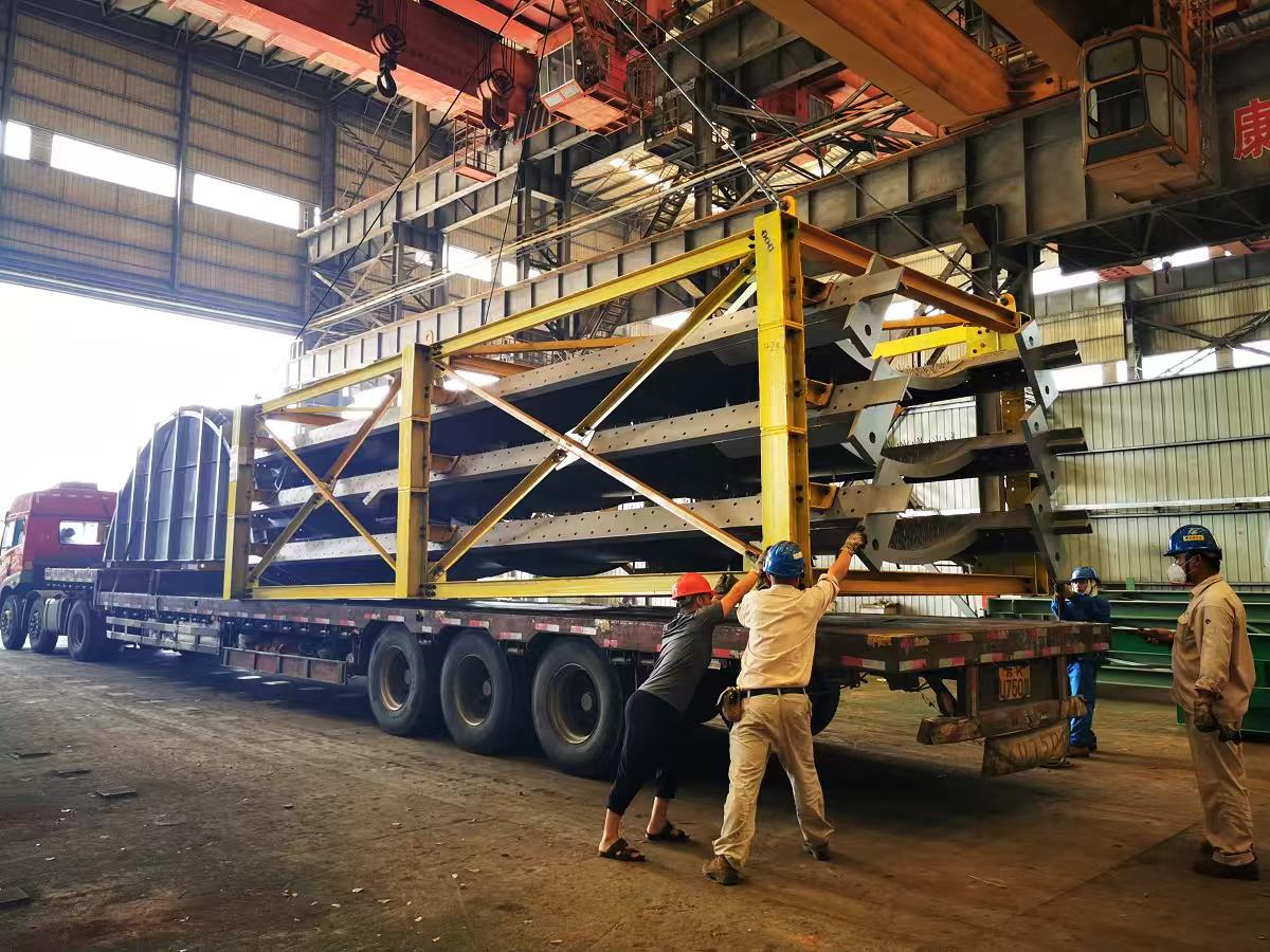 Economic Steel Structured Factory Buildings High-Strength Prefabricated Construction Flexible Expandable Container Houses