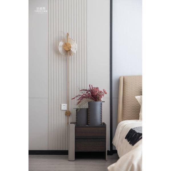 Элегантная стена из нержавеющей стали