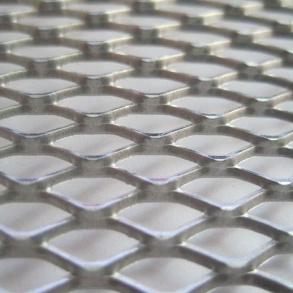 Steel Expanded Metal Grating Industrial Flattened Roller Leveling Or Wave Types