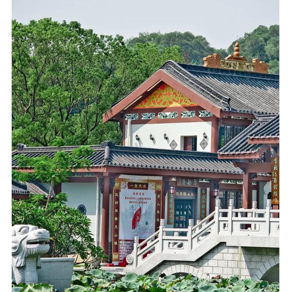 Antigua arcilla acristalada Edificio tradicional chino tejas de techo de la casa gris oscuro