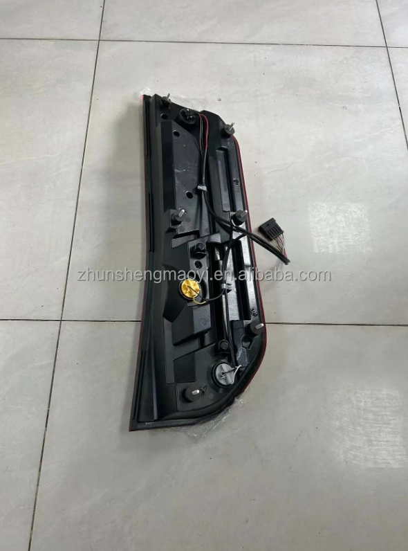 75*35*30 Kinglong Автобусные запасные части Задний фонарь с ручкой HA1603 HA1604 Включен