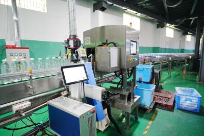 Machine d'inspection du niveau de liquide et du bouchon de bouteille Machine d'inspection de l'emballage pour la ligne de production d'eau embouteillée 48000BPH