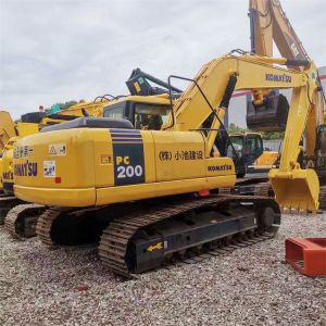 Японский оригинальный использованный экскаватор Komatsu PC200-7 весом 20 тонн в Шанхае