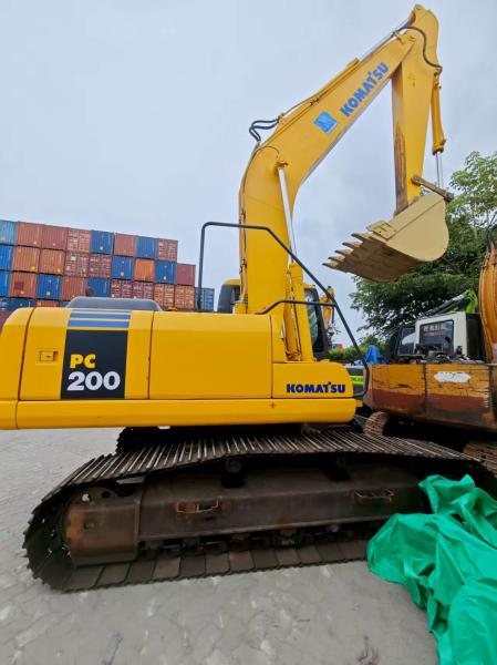 Komatsu PC200-7 Excavator 19700 kg with 0.8-1.0 m³ Bucket