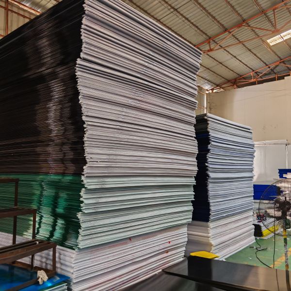 6mm Crystal Clear Polycarbonate Hollow Sheet with High Optical Clarity and Thermal Insulation for Maximum Light Transmission