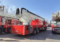 camion de pompiers hydraulique aérien de plate-forme de la hauteur de travail de 44m 320kw avec la cage de travail