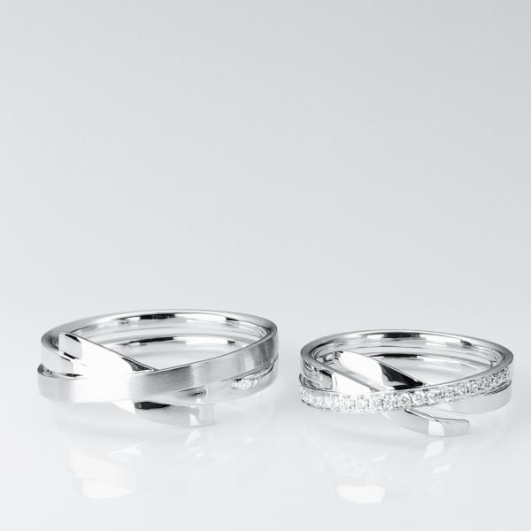 Intersecting Lines 18k Men20 Women13 Personalized  Couple Rings