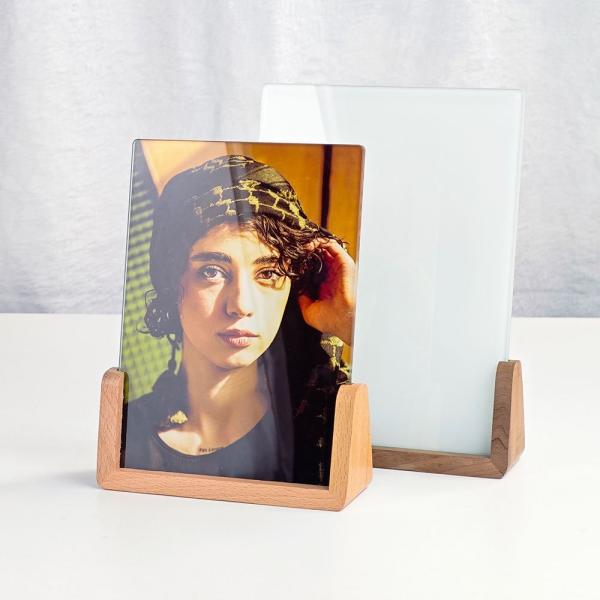 Durable Tabletop Sublimation Glass Photo Frame With Wooden U Shaped Base