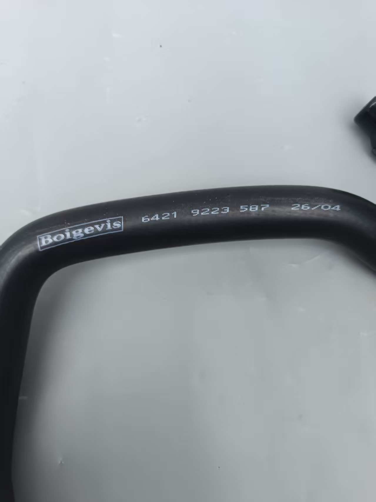 High-quality radiator hose 6421 9223 587  for BMW

 