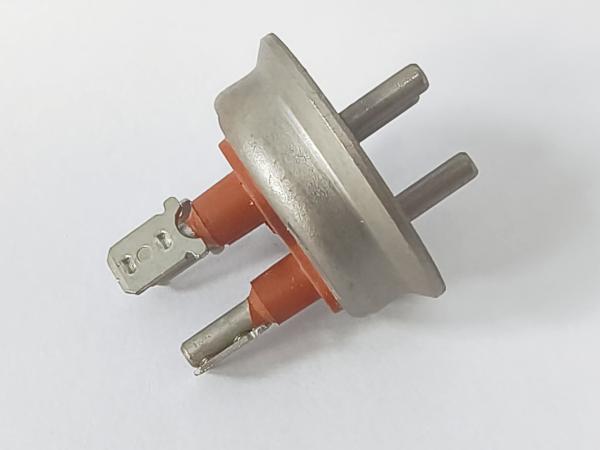 4J28 Terminaux de compresseurs de réfrigérateur avec tension de circulation ou de fonctionnement 200V-400V et courant nominal 20A-30A