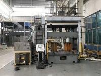 Mesa de trabajo larga hidráulica de la unidad los 2m de la prensa del CNC de la impulsión serva con el tipo ranuras de T