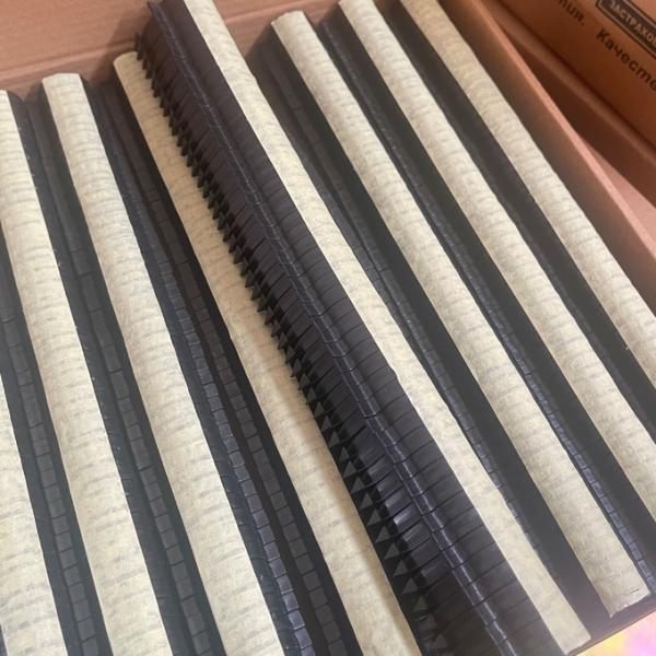 Black PP Underfloor Heating Tool Staples 20mm 16mm European Standard