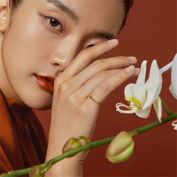 Anillos de oro delicados de 18K para mujeres y niñas