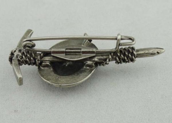 3D Brooch Soft Enamel Pin 2.0 Inch For School / Club / Organization