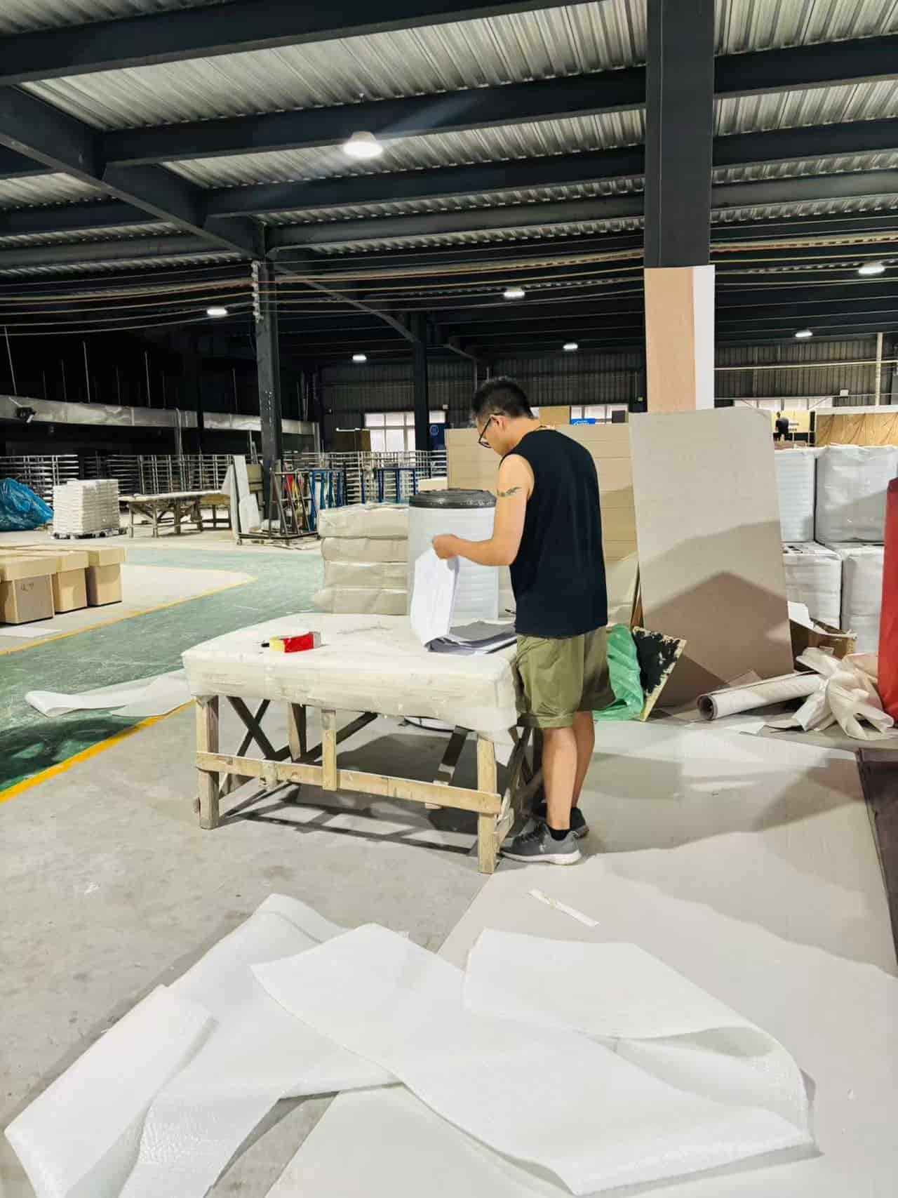 CHENGDU QIANRUI TECHNOLOGY & FURNITURE CO.,LTD