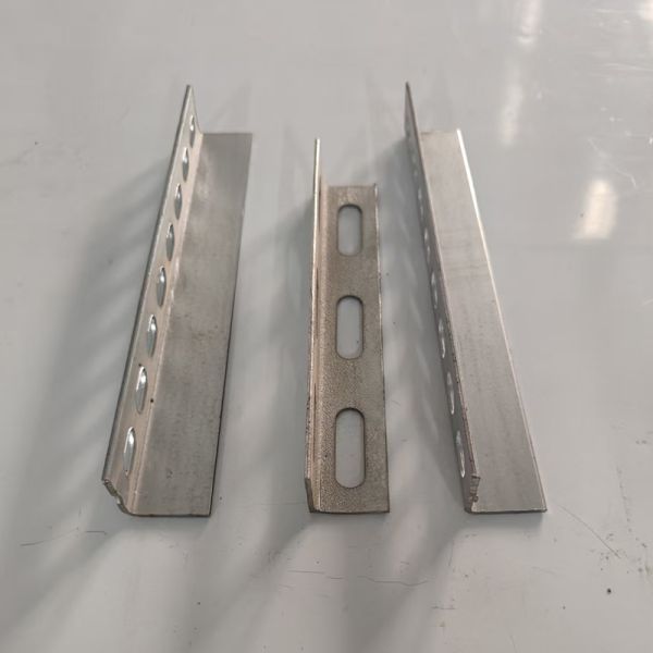 Q195-Q420 Series Cold Rolled Punched Angle Steel With Holes